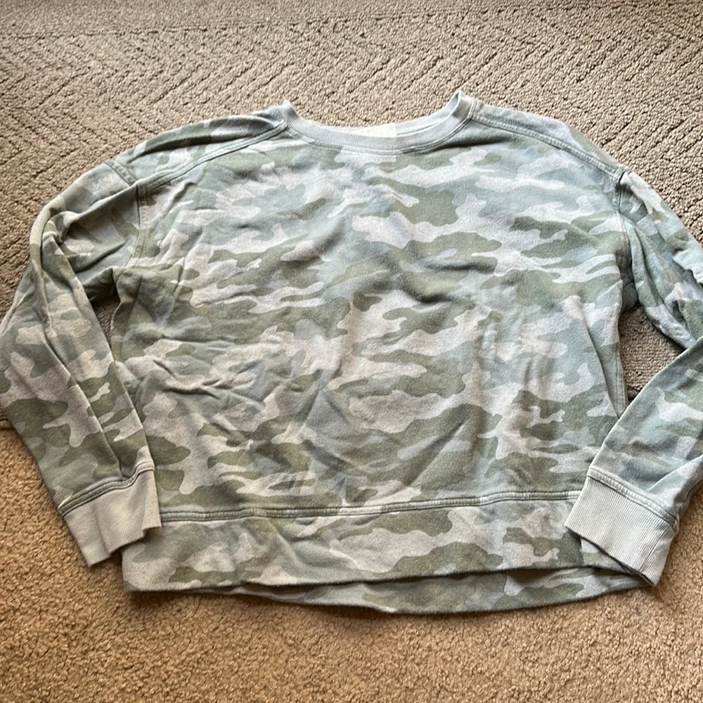 🧡Universal thread camo sweatshirt - Picture 1 of 4